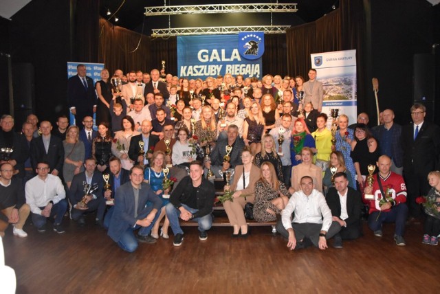 W Kartuzach odbyła się uroczysta gala z okazji podsumowania 10. edycji cyklu Kaszuby Biegają oraz całego dziesięciolecia tej największej na Kaszubach imprezy biegowej.