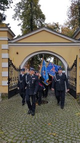 Strażacy z gminy Warta pielgrzymują do Sanktuarium w Gościkowie-Paradyżu ZDJĘCIA