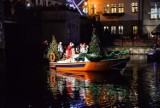 Św. Mikołaj przypłynął do Gdańska. Rozbłysły lampki na choince na Długim Targu [zdjęcia, wideo]