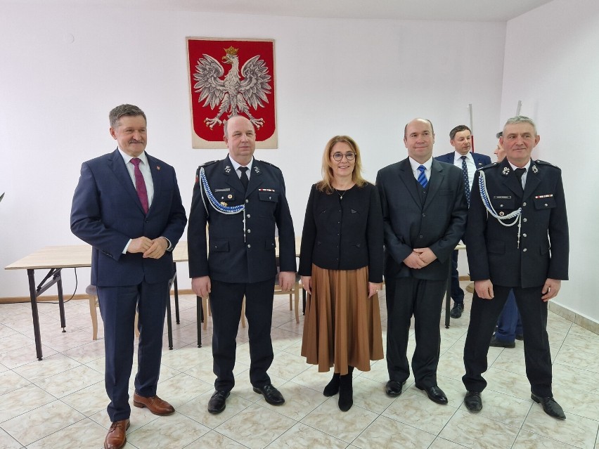 Powiat chełmski. Nowe wozy strażackie trafią do OSP w Białopolu i Wierzbicy. Promesy już rozdano