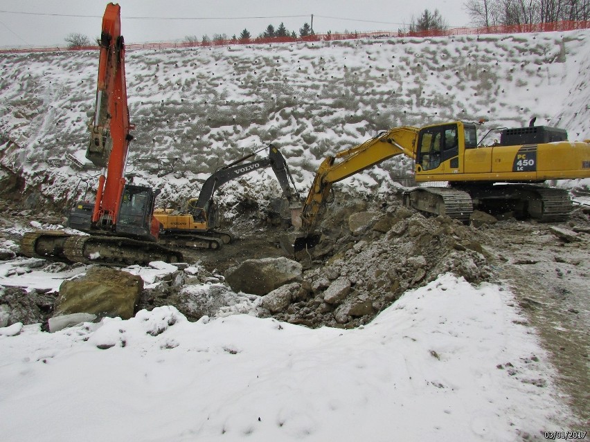 Budowa nowych odcinków zakopianki trwa.