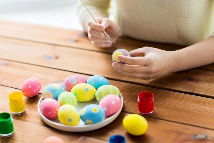 Pisanki wielkanocne, kraszanki, kolorowe jajka są w czasie świąt symbolem nowego życia