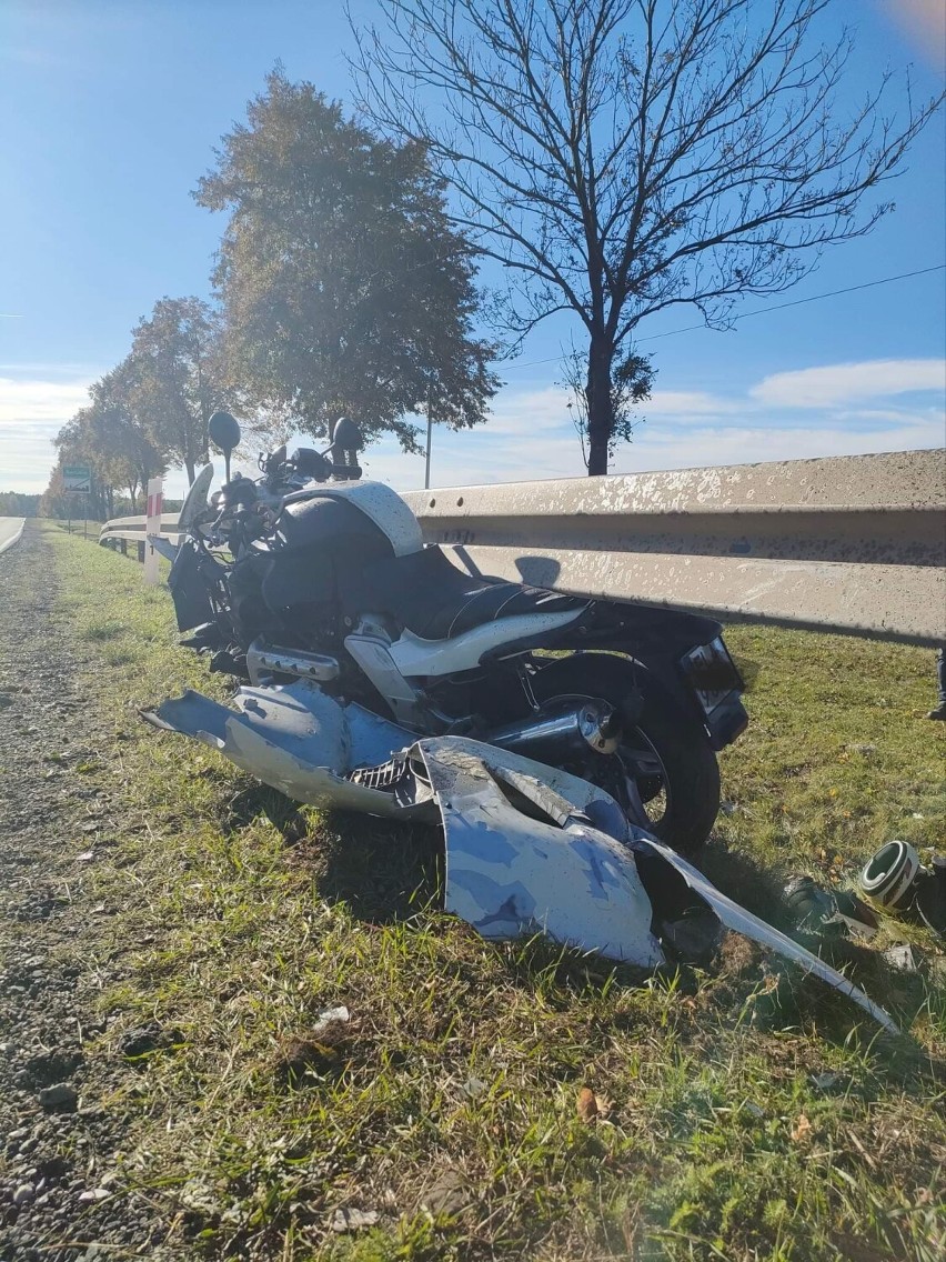 Młody motocyklista spowodował kolizję na drodze krajowej nr 12 w powiecie opoczyńskim ZDJĘCIA