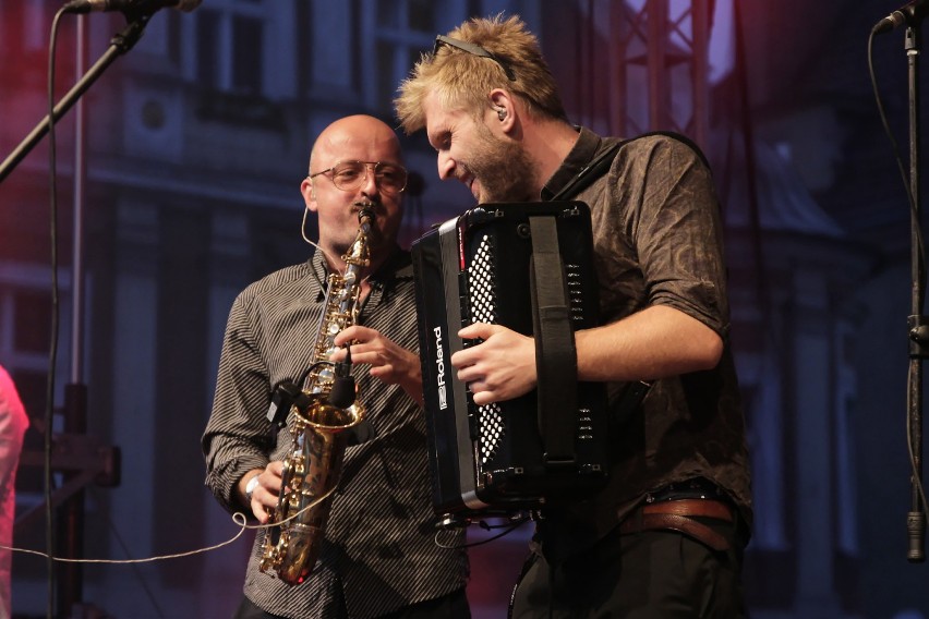 W piątek na opolskim Rynku zagrał zespół BUM BUM ORKeSTAR,...