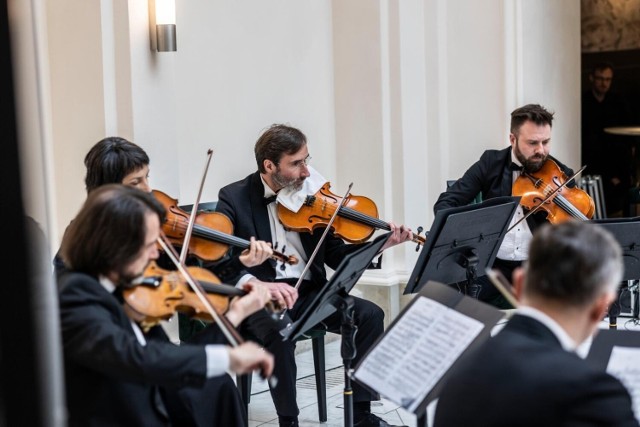 Solistom podczas finałowego występy towarzyszyć będzie Sinfonietta Cracovia 