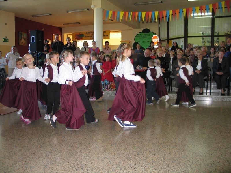 Dąbrowa Górnicza - Łęknice: Zespół Szkół nr 4 świętuje dziś dwudziestolecie istnienia