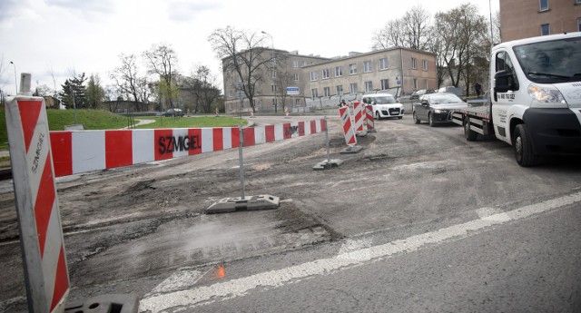 Kilka dni temu firma „Skanska” zakończyła roboty i usuwanie usterek zgodnie z zaleceniami inżyniera kontraktu i inwestora - Generalnej Dyrekcji. Na tej podstawie zarządca drogi przedłożył do Wojewódzkiego Inspektoratu Nadzoru Budowlanego wniosek w zakresie udzielenia pozwolenia na użytkowanie.