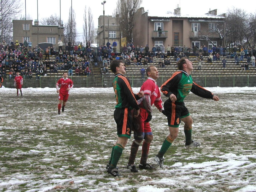 24 marca 2002 r. 
III liga
Ceramed Bielsko-Biała pokonuje w...
