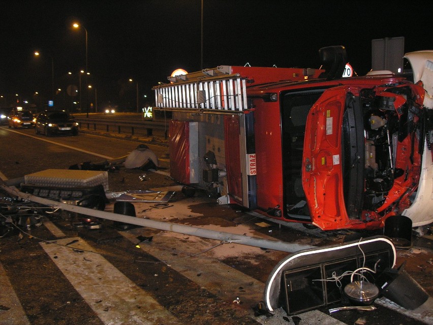 W Bolszewie (trasa Wejherowo-Lębork) zderzył się samochód strażacki i osobowy vw passat