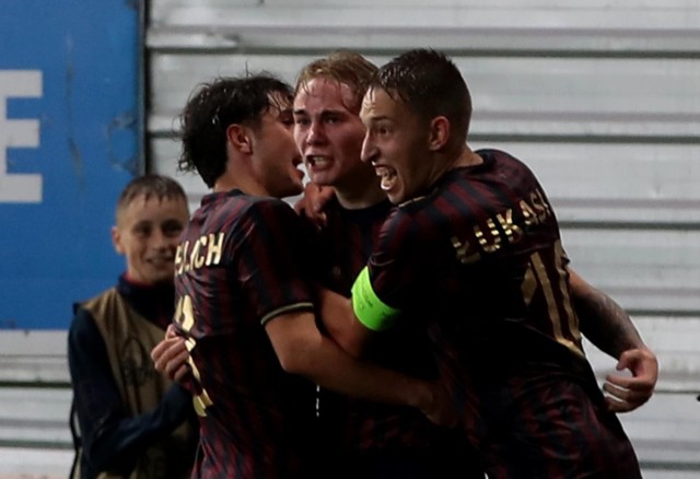 Pogoń Szczecin - Deportivo La Coruna 3:0 w młodzieżowej Lidze Mistrzów.