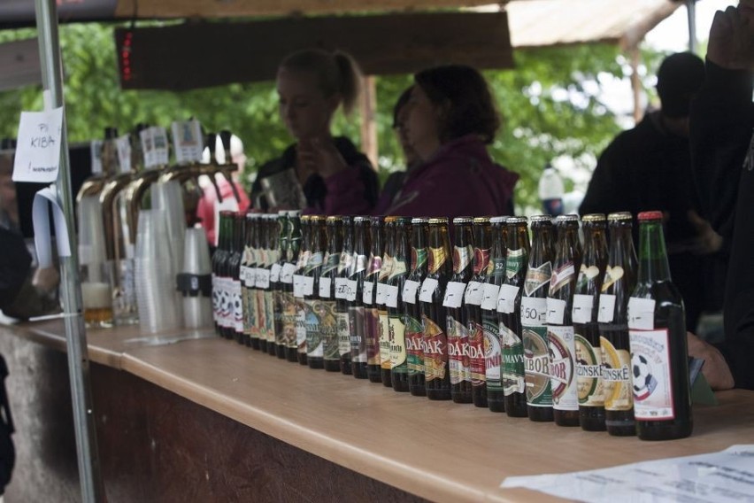 Wrocławianie smakują piwo w Leśnicy (ZDJĘCIA)