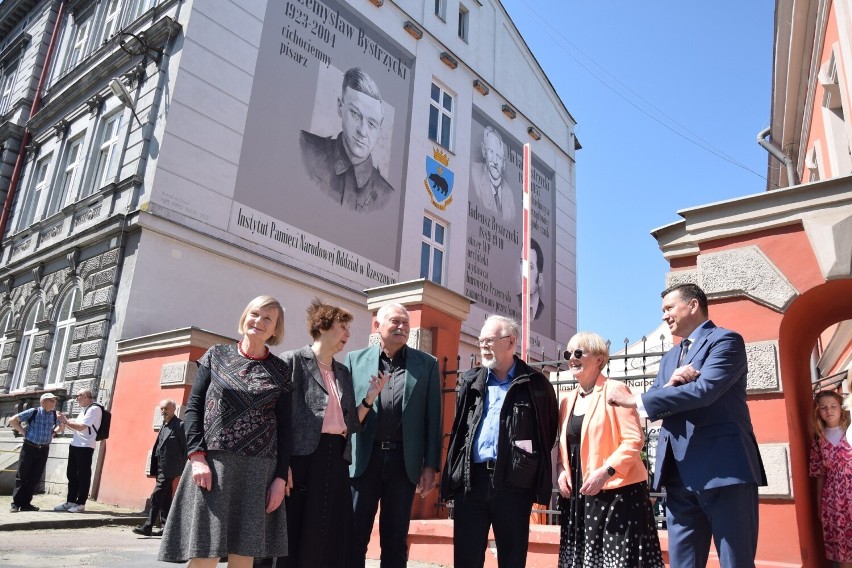 W Przemyślu przy ul. Wodnej odsłonięto mural poświęcony...