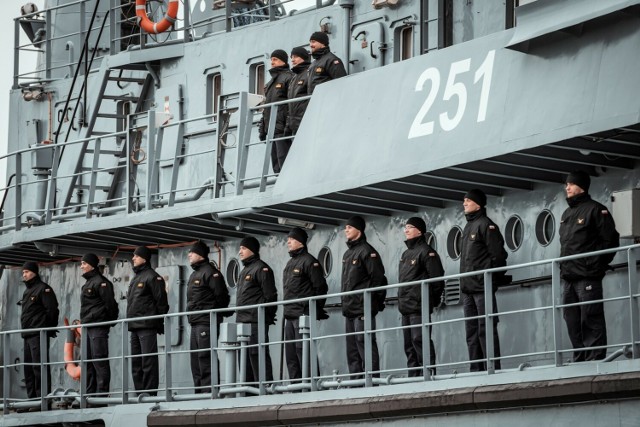 Podchorążowie Akademii Marynarki Wojennej rozpoczęli rejs na okręcie szkolnym ORP Wodnik