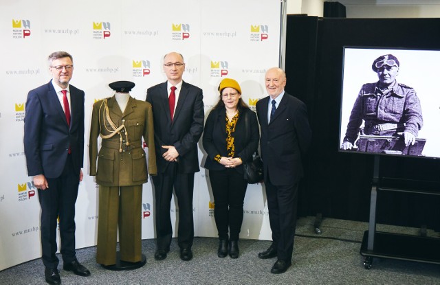 Mundur gen. Maczka trafił do Muzeum Historii Polski. "To dla niego najlepsze miejsce"