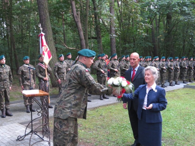 W obchodach 102. rocznicy bitwy pod Brodnicą uczestniczyła Anna Maria Hansson oraz Witold Hansson, wnuczka i prawnuk pułkownika Jarosława de Witold Aleksandrowicza, bohatera wygranej bitwy pod Brodnicą