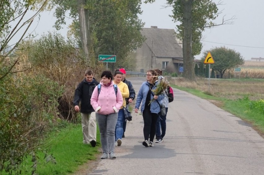 XVII Rajd Pieszy "Na spotkanie jesieni w Czerniejewie"