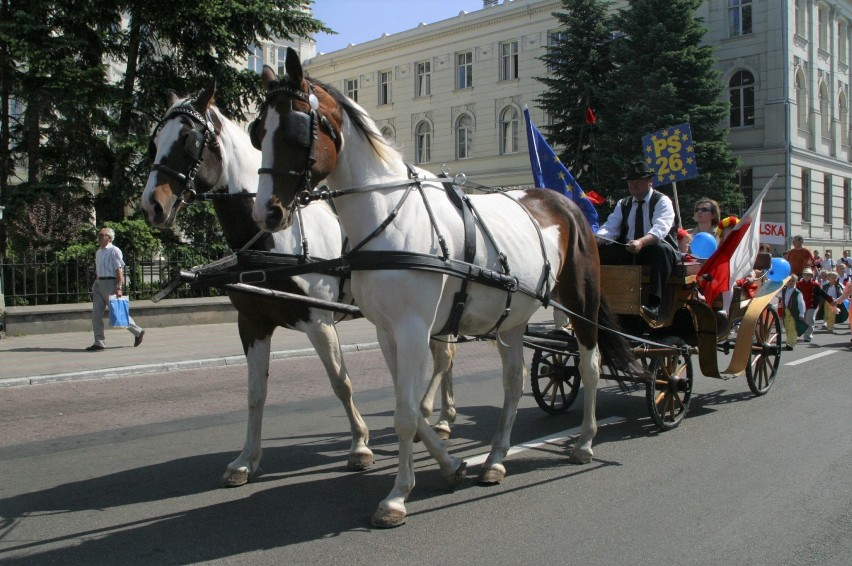 Parada "Bliżej Europy" w Piotrkowie - 30 maja 2003 roku...