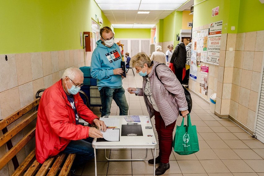 Wałbrzyscy radni zbierali podpisy pod apelem o przywrócenie...