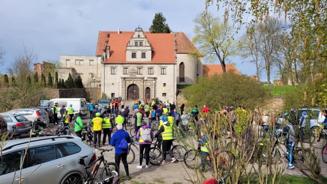 W niedzielę, 25 kwietnia odbył się rajd rowerowy "Nadzieja w karolackich lasach zaklęta".