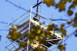 Postępy prac przy remoncie dachu Kościoła Świętego Krzyża w Inowrocławiu [zdjęcia]