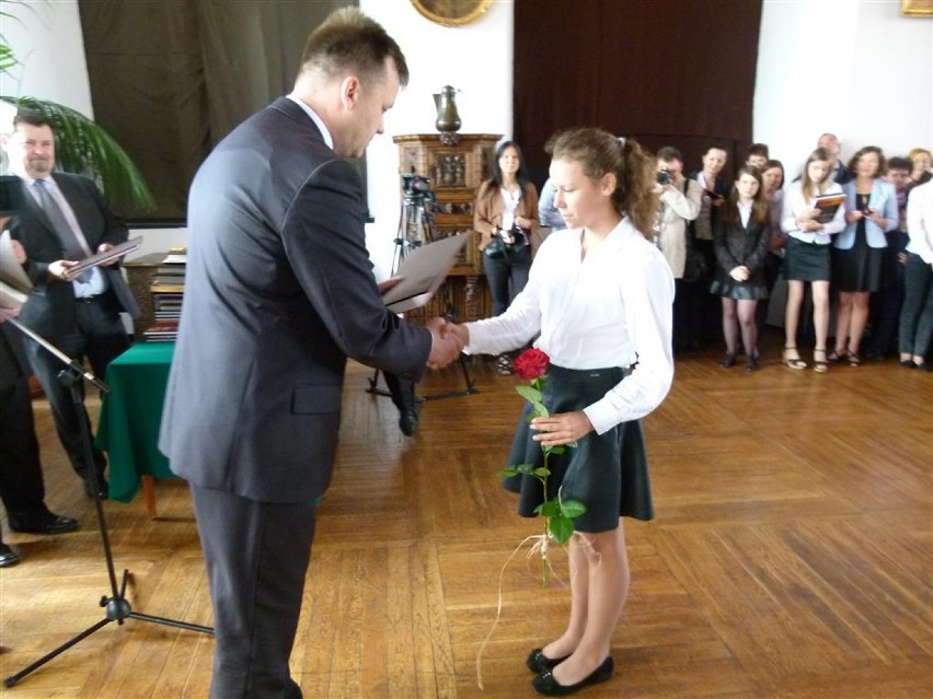 Najlepsi uczniowie w Piotrkowie odebrali nagrody na Zamku