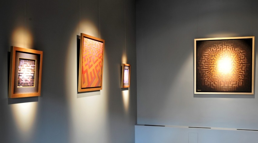 „Droga jest celem” - wystawa kolektywu Theseus w salonie Goldenmark w Częstochowie