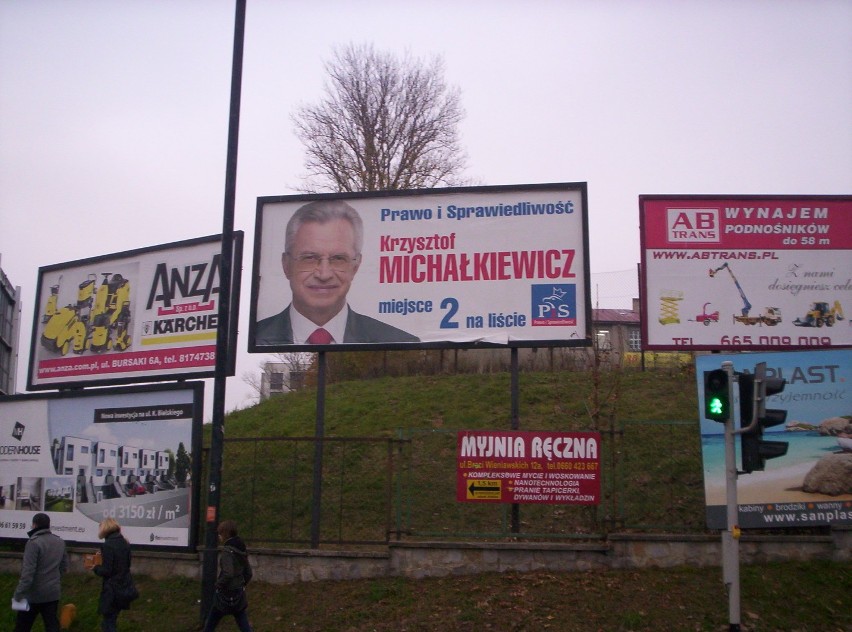 Nieliczne pozostałe billboardy wyborcze
