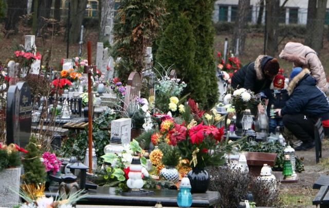 W wielu miastach, w okolicach cmentarzy wprowadzona zostanie tymczasowa organizacja ruchu