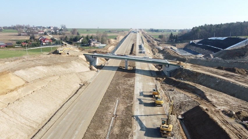 W niemal 80 procentach ukończona jest budowa trasy S7 na...
