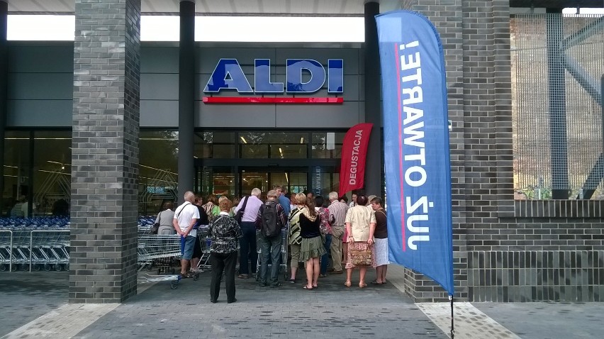Bytom: Aldi Wrocławska - market już otwarty. Ale tłumów rano nie było