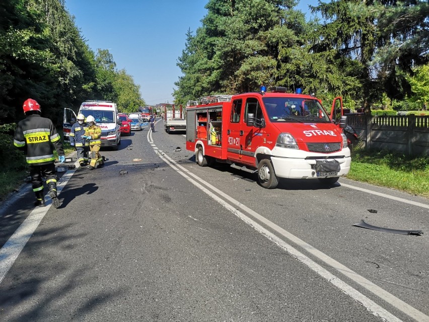 Śmiertelny wypadek w Łopatkach koło Łasku. Zginął 22-letni kierowca ZDJĘCIA