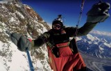 Francuz przeleciał na paralotni nad Broad Peak. Zobacz film (wideo)