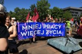 Pierwszomajowy marsz z hasłami "Mniej pracy, więcej życia". Polacy pracują za długo