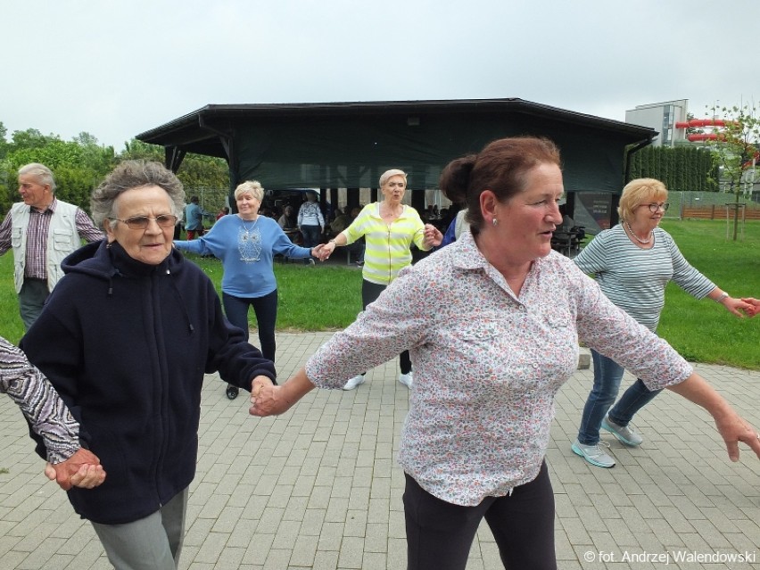 Wspólna zabawa oleśnickich i sycowskich seniorów (ZDJĘCIA)