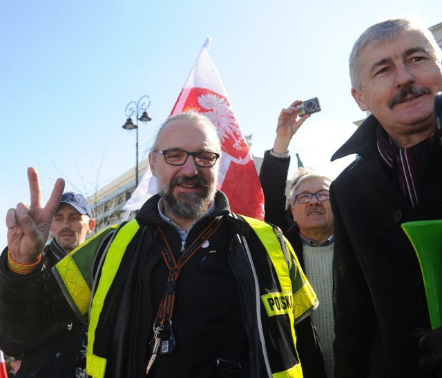 We wtorek kolejny protest KOD. Zakleją usta taśmą i ubiorą się na czarno