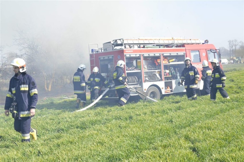 Pożar stogu siana i stodoły w Jerce w gminie Krzywiń