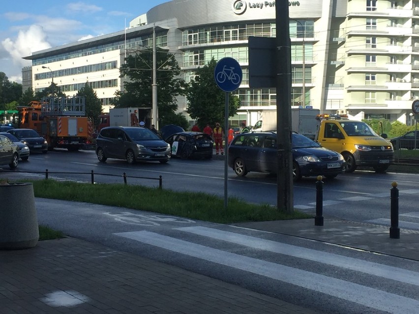 Wypadek tramwaju na Grójeckiej [ZDJĘCIA] Utrudnienia i duże korki na Ochocie 22.05