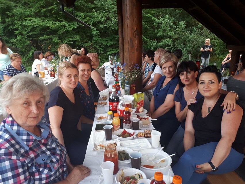 "Kobiety aktywne" w Kłobucku bawią się dziś na letnim ognisku!