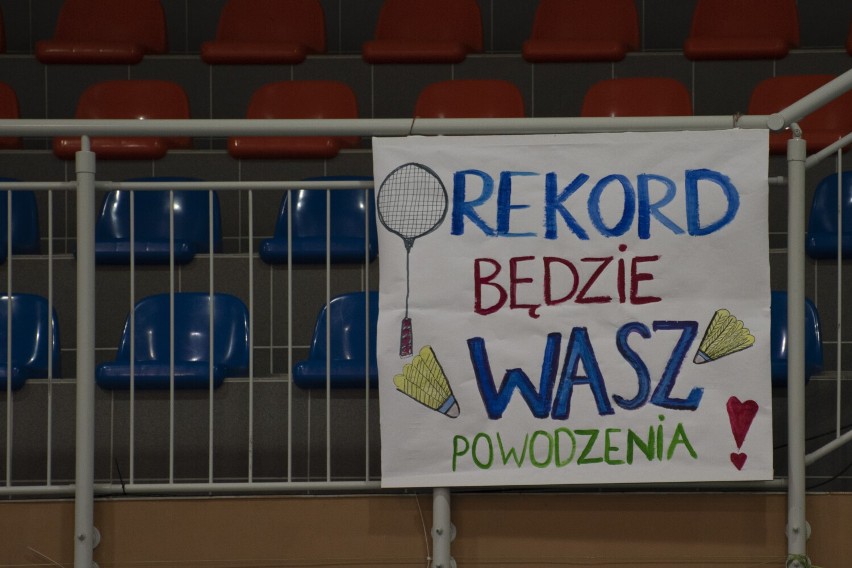 Duszniki-Zdój. Tomasz Gorzkowski i Grzegorz Pytlowany ustanowili nowy rekord Guinnessa w długości singlowego meczu badmintonowego 