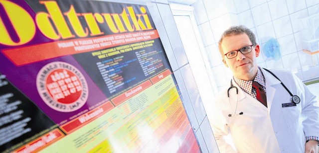 Eryk Matuszkiewicz, toksykolog z Poznania, ostrzega przed nadużywaniem lekarstw