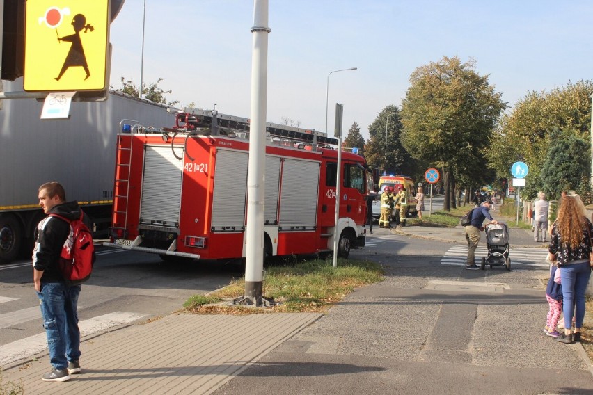 Gniezno. Ul. Witkowska: skuter uderzył w samochód osobowy