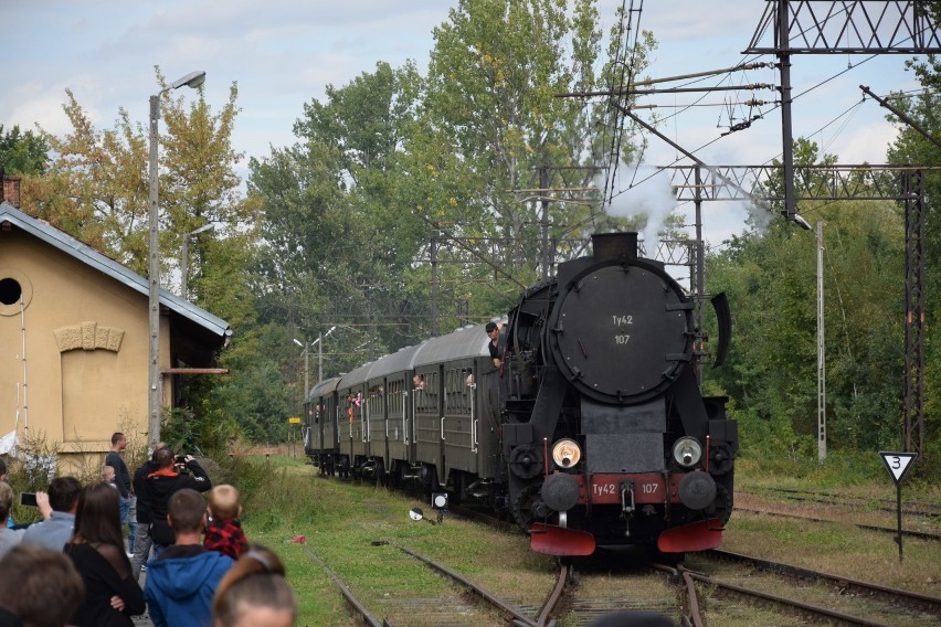 Pociąg retro na stacji w Gorlicach