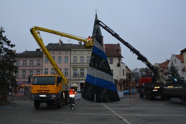 Sulechów wystroił się już na święta, a 18 grudnia od 12.00 zaprasza na bożonarodzeniowy jarmark