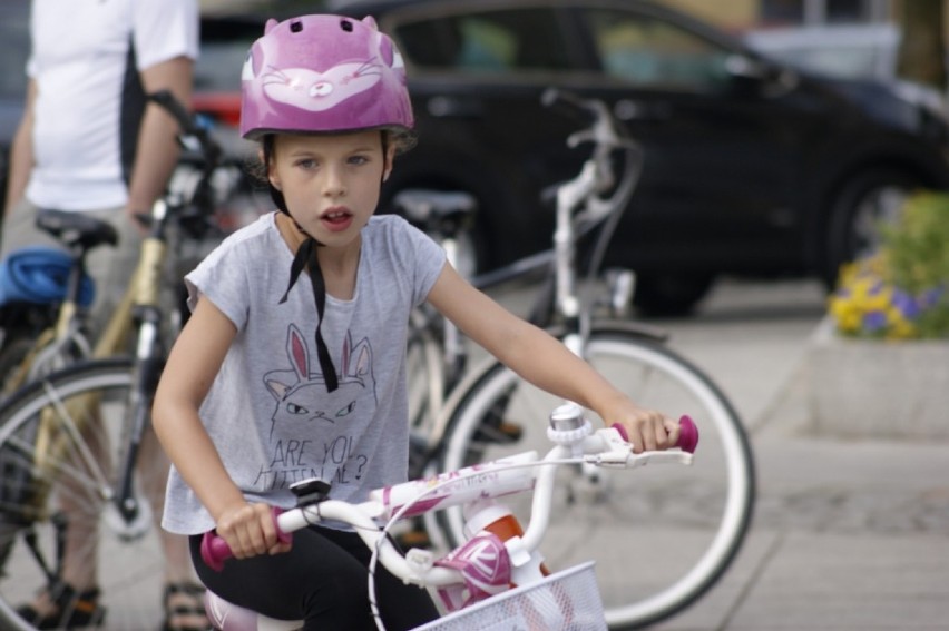 Grodzisk Wielkopolski: Rodzinny rajd rowerowy z okazji dnia dziecka [GALERIA ZDJĘĆ]