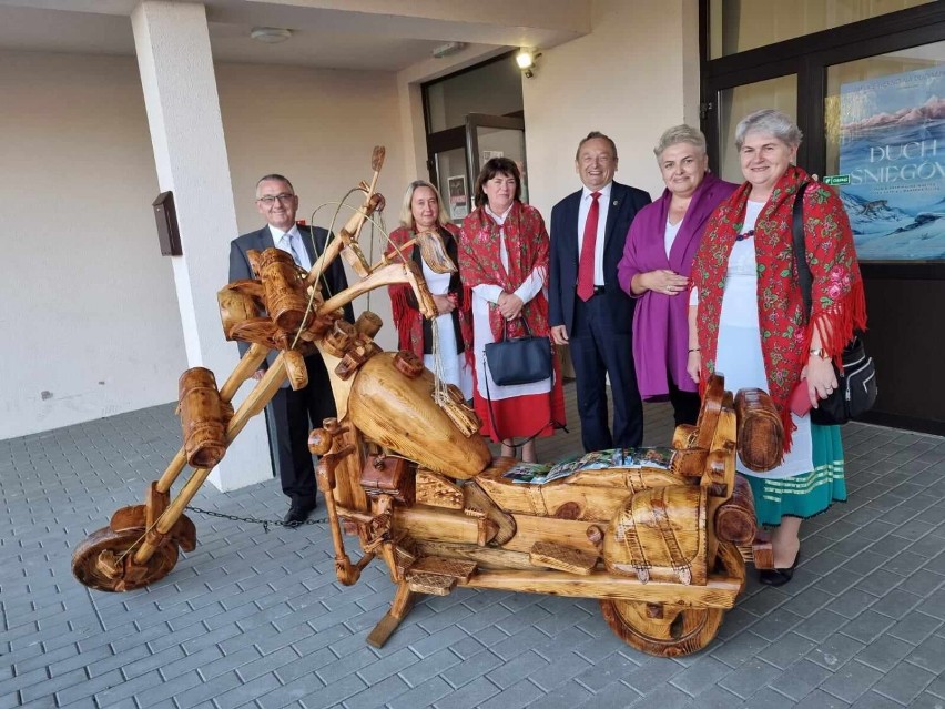 Zaprezentowali osiągniecia  kulturalne i tradycje gminy Kraśniczyn. Zobacz zdjęcia