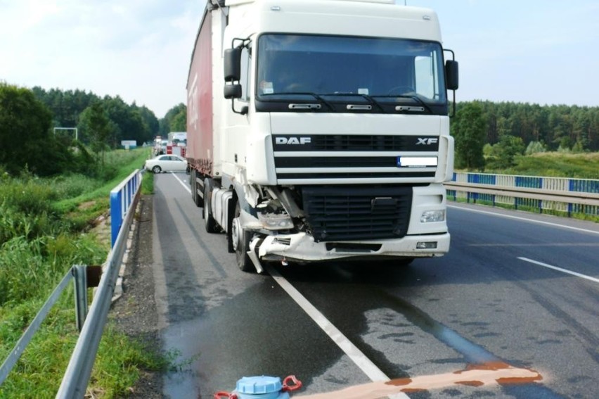 Znów groźnie na drogach. Dwa niebezpieczne wypadki koło Oleśnicy [ZDJĘCIA]