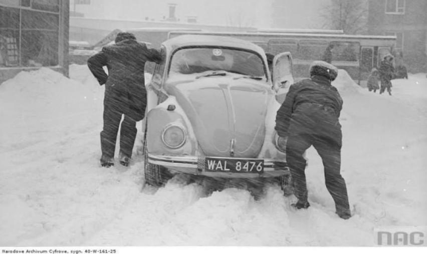 Tak było 40 lat temu! Zima stulecia 1978/1979 rozpoczęła się w sylwestrową noc [ZDJĘCIA]