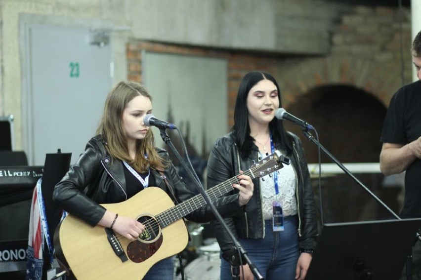 Wiosenny Koncert Charytatywny Rady Młodzieży Rzeszowa odbył się w Podziemnej Trasie Podziemnej [ZDJĘCIA]