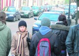 Mieszkańcy i kupcy ulicy Zduńskiej czekają na decyzję starosty łowickiego