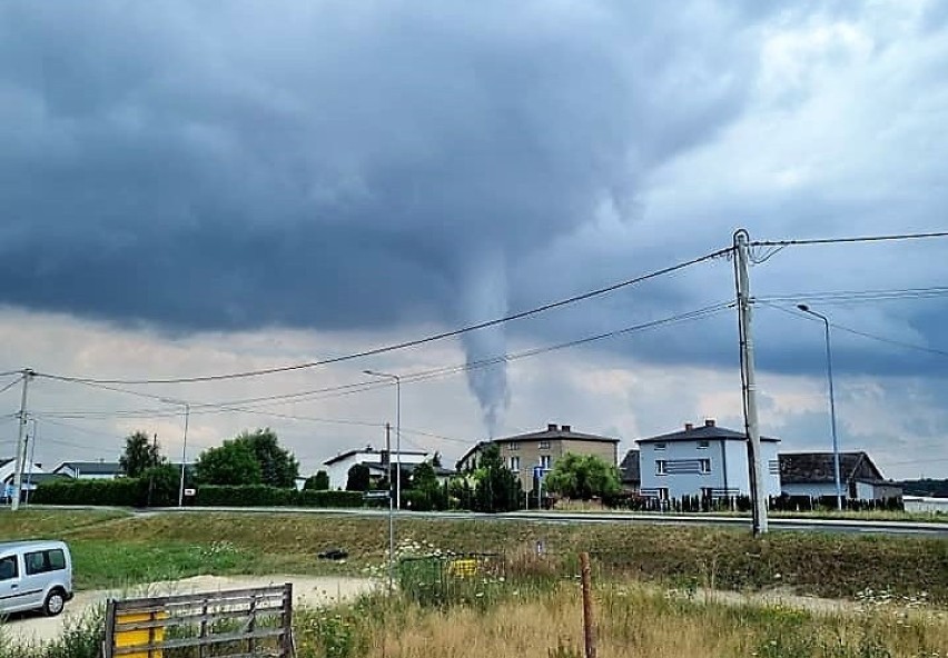 Trąba powietrzna nad Żorami?! Na niebie pojawił się...